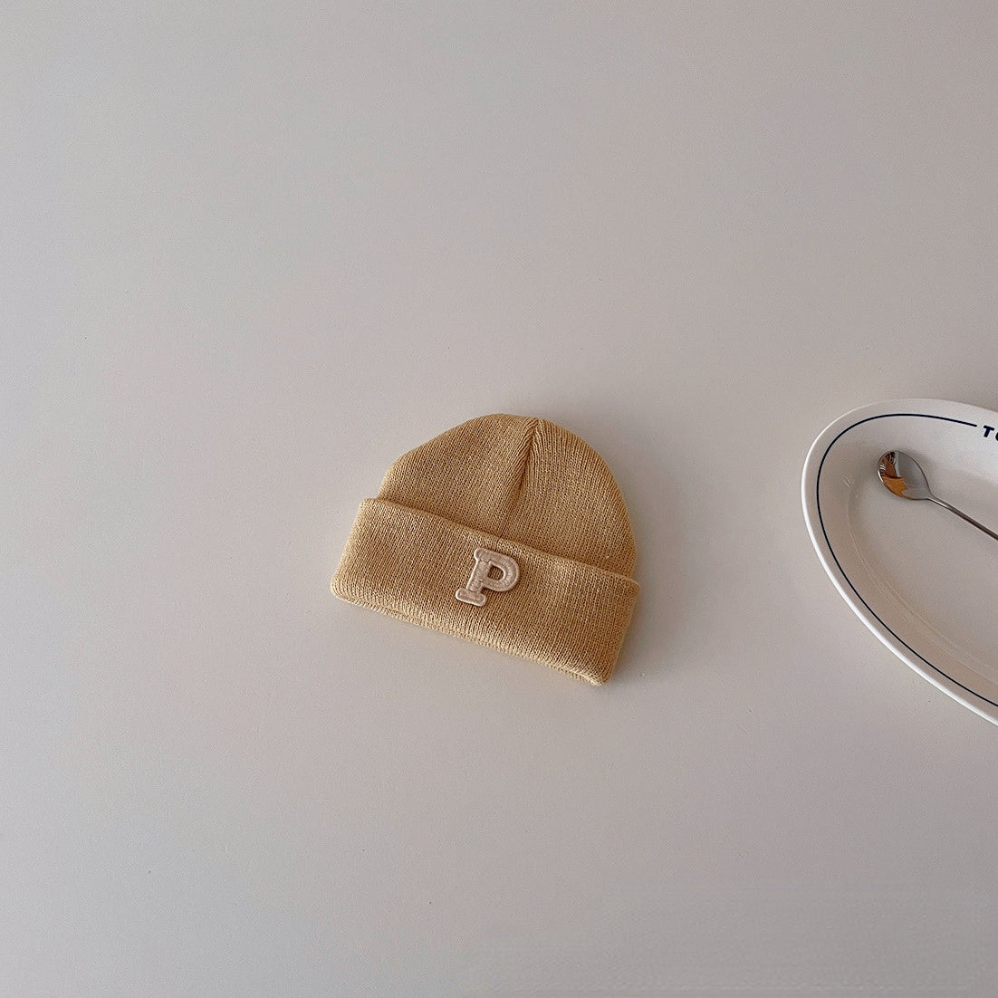 Wholesale Acrylic Simple Letter P Knitted Cap